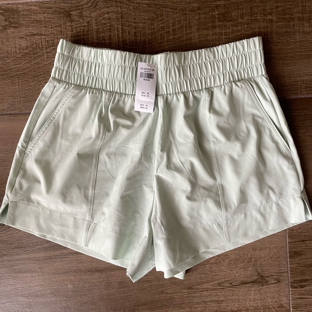 NWT Abercrombie 3” High Rise Blend Shorts